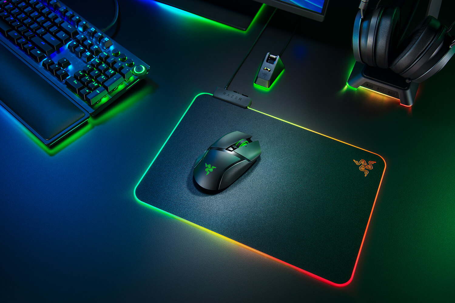 Razer Basilisk Ultimate kabellose ergonomische RGB Gaming Maus Ladestation