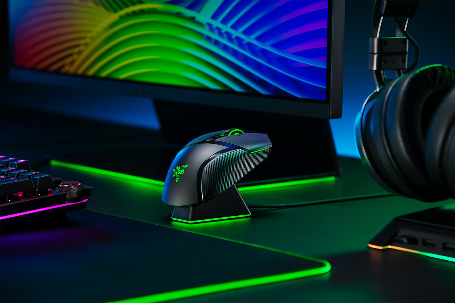 Razer Basilisk Ultimate kabellose ergonomische RGB Gaming Maus Ladestation