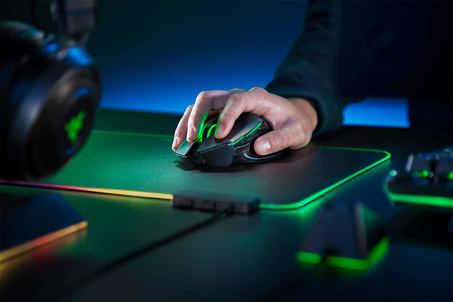 Razer Basilisk Ultimate kabellose ergonomische RGB Gaming Maus Ladestation