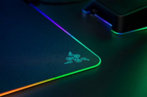 RAZER Firefly V2 Hard Gaming Mauspad / Mausmatte mit RGB-Beleuchtung 355x255x3mm